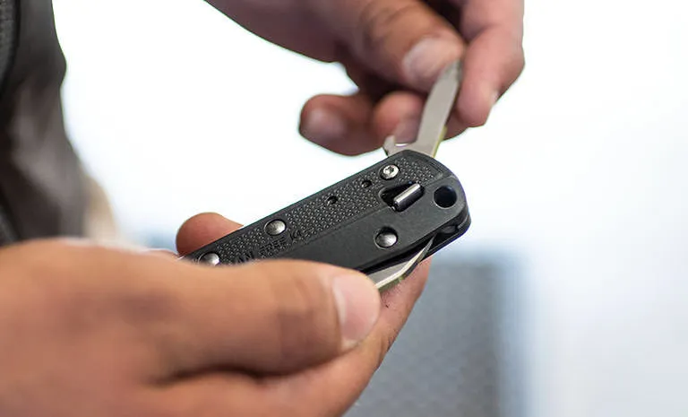 LEATHERMAN FREE K4 GRAY NYLON