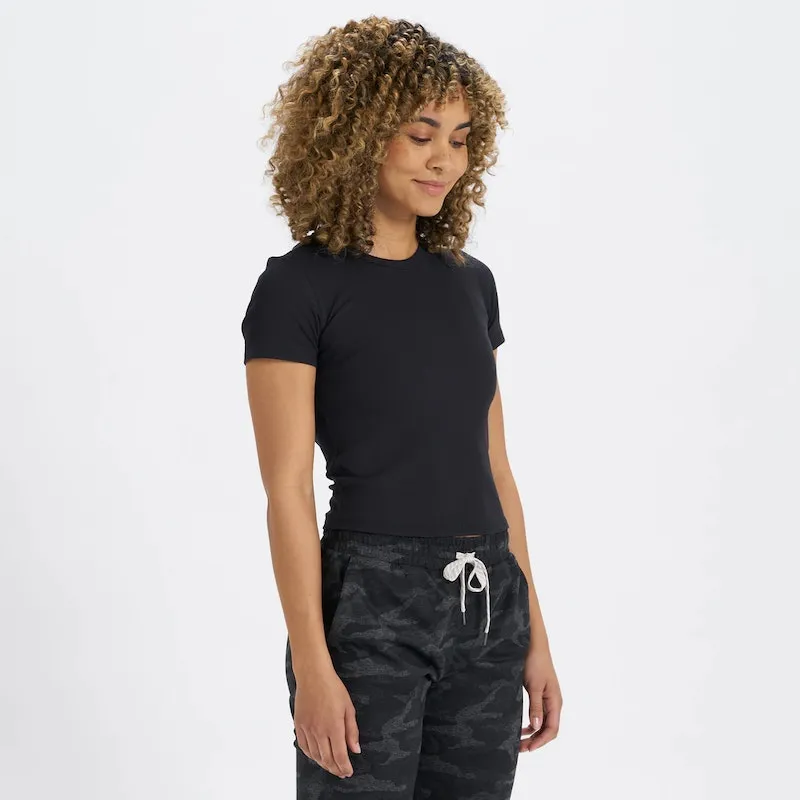 Vuori Pose Fitted Tee - Black